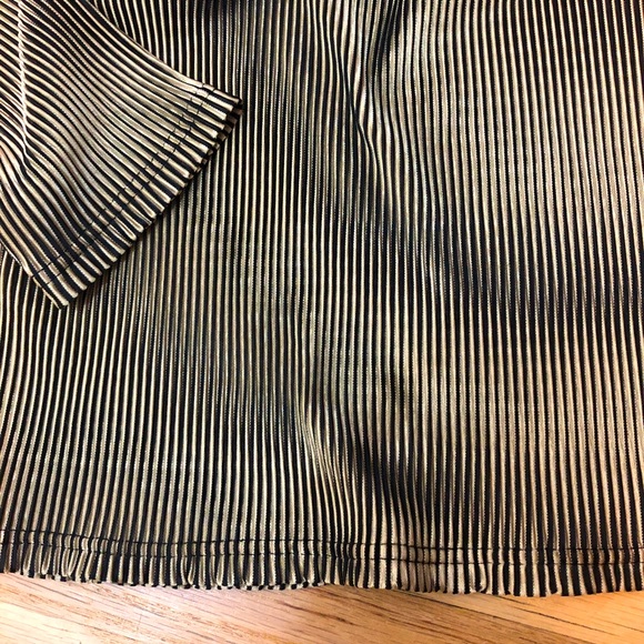 VINTAGE GOLD PLEATED BLOUSE SMALL. - Picture 6 of 6